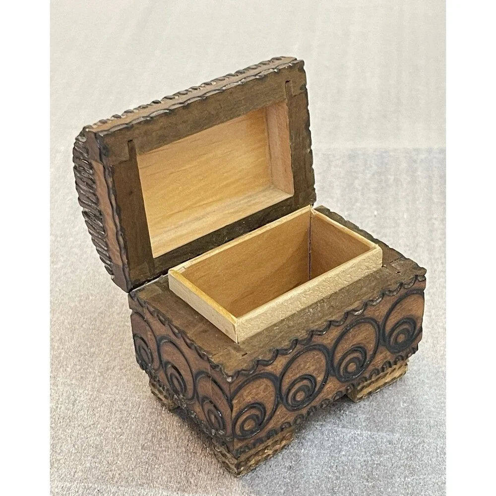 Vintage Floral Sunflower Daisy Miniature Trunk Trinket Box Hand Carved 2.5